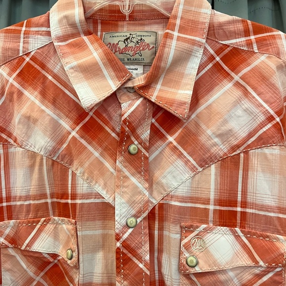 Wrangler Men's Plaid Button Down Shirt - Picture 2 of 3